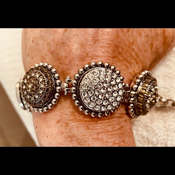 Beautiful Silver Plated Ginger Snap Bracelet - Picture 3 of 8